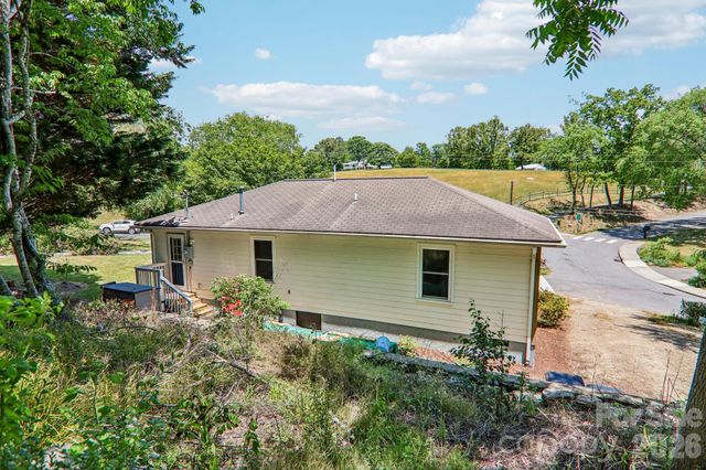 133 Highland Street, Weaverville, NC 28787