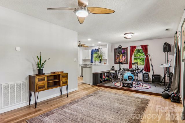 133 Highland Street, Weaverville, NC 28787
