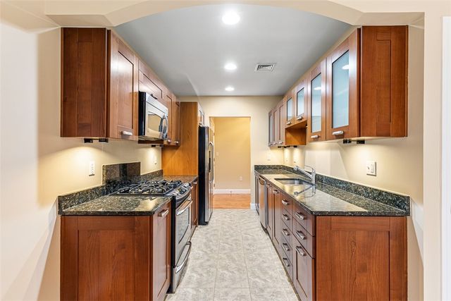 70 Turner Street D-2, Warwick, RI 02886