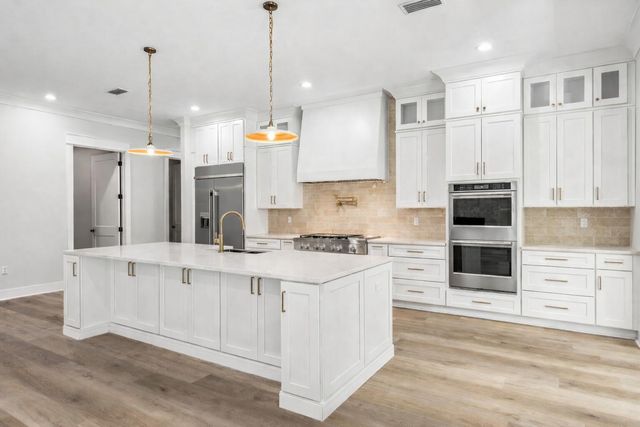 112 E CAPTAIN FRITZ WAY, Freeport, FL 32439