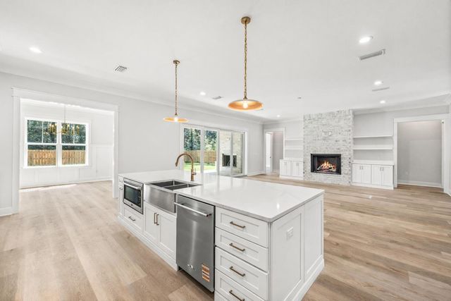 112 E CAPTAIN FRITZ WAY, Freeport, FL 32439