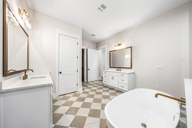 112 E CAPTAIN FRITZ WAY, Freeport, FL 32439
