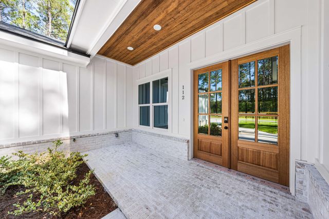 112 E CAPTAIN FRITZ WAY, Freeport, FL 32439