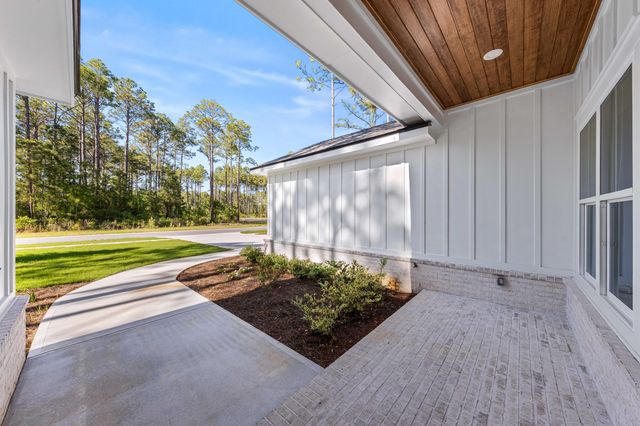 112 E CAPTAIN FRITZ WAY, Freeport, FL 32439