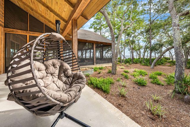 112 E CAPTAIN FRITZ WAY, Freeport, FL 32439