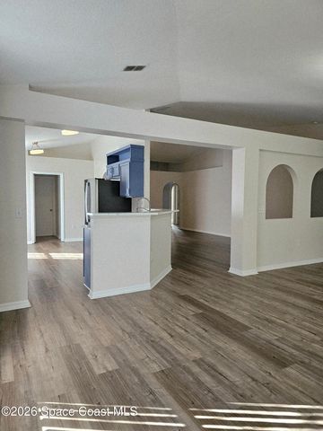 1736 Vista Lake Circle, Melbourne, FL 32904