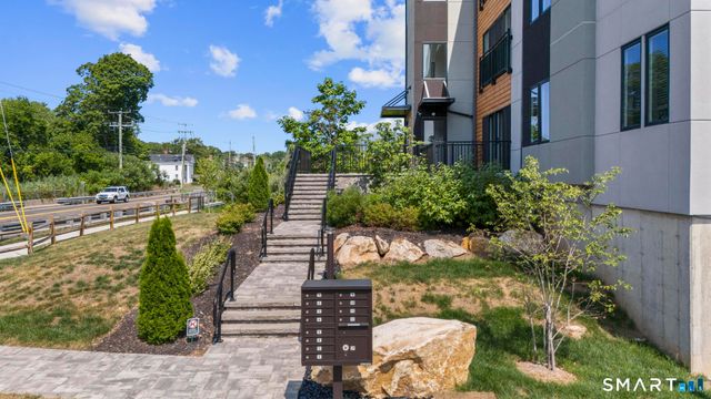 245 East Main Street 1, Branford, CT 06405