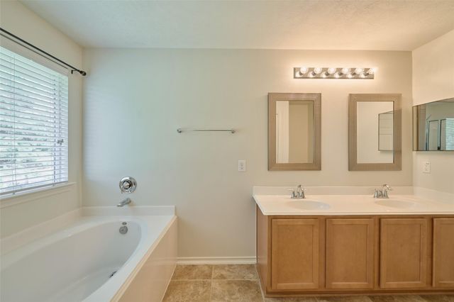 327 Bloomhill Place, Magnolia, TX 77354