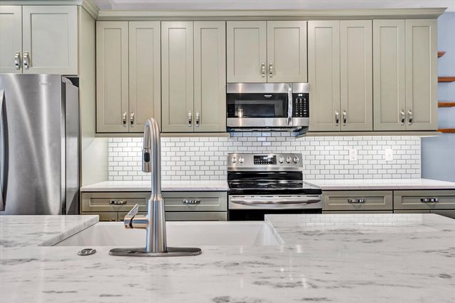 2031 Sherwood AVE, Roanoke, VA 24015