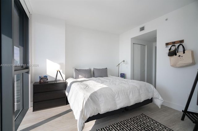 121 NE 34th St 2505, Miami, FL 33137