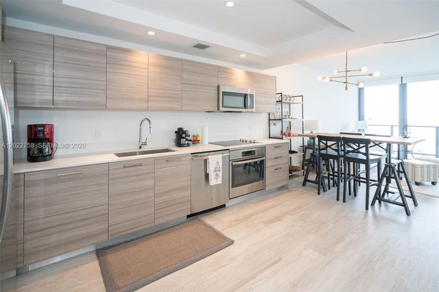 121 NE 34th St 2505, Miami, FL 33137