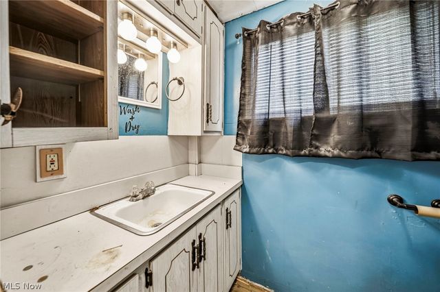 4229 Gifford Avenue, Cleveland, OH 44109