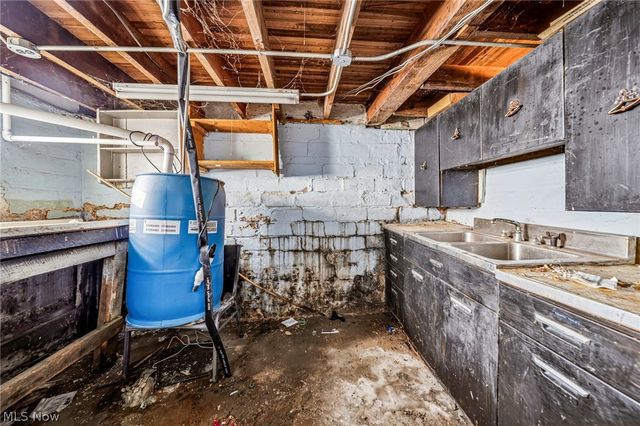 4229 Gifford Avenue, Cleveland, OH 44109