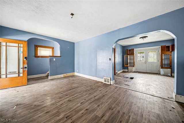 4229 Gifford Avenue, Cleveland, OH 44109