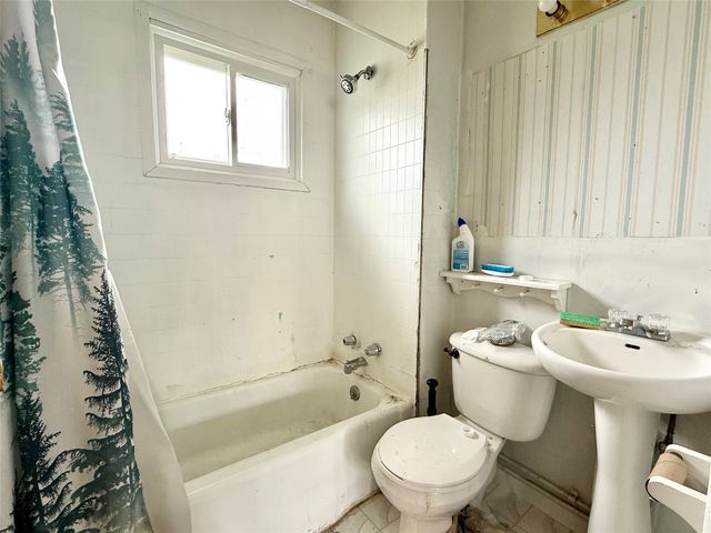 828 E 31ST Street, Erie, PA 16504
