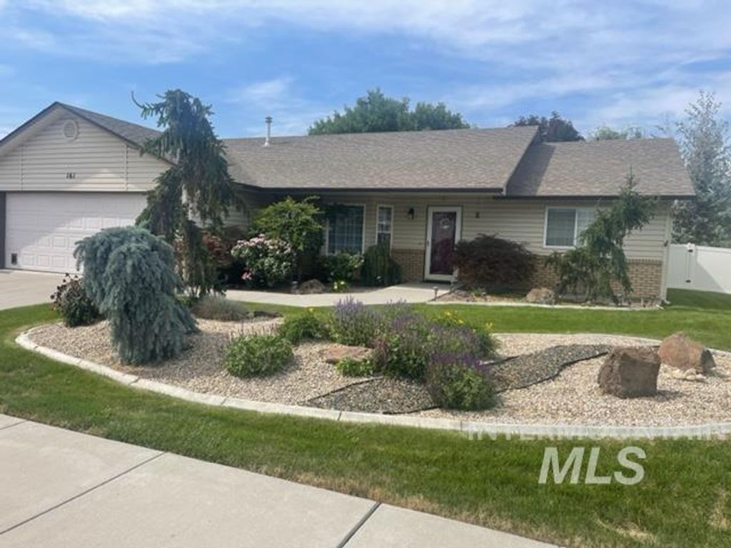 161 SW 18th St, Ontario, OR 97914 photo 2