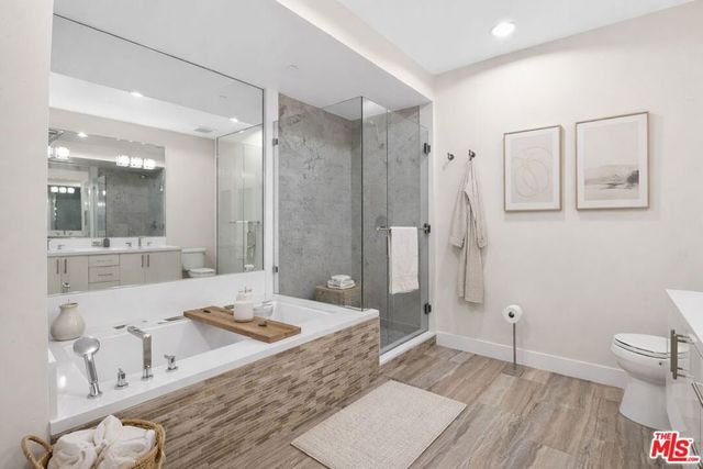 11023 Fruitland Drive 401, Studio City, CA 91604