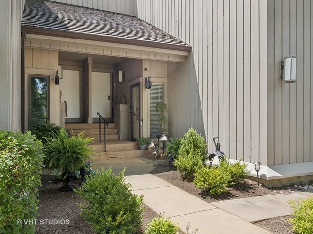 97 Thornhill Lane D, Lake Barrington, IL 60010