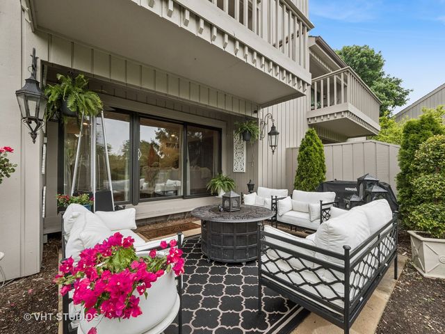 97 Thornhill Lane D, Lake Barrington, IL 60010