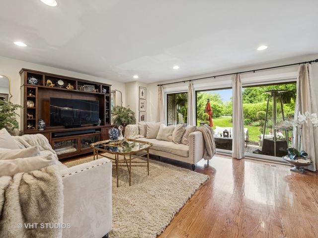97 Thornhill Lane D, Lake Barrington, IL 60010
