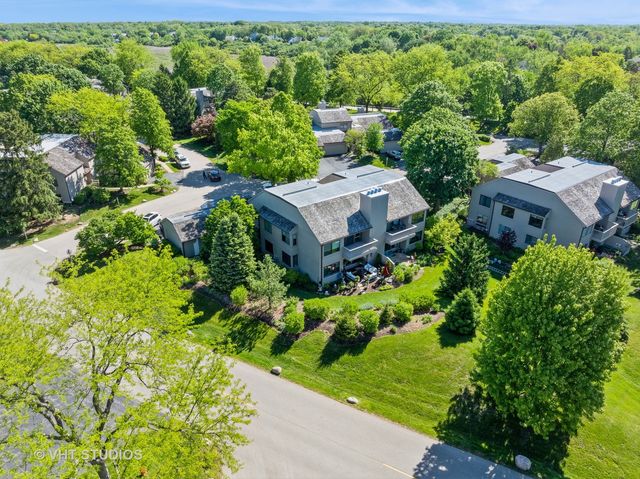 97 Thornhill Lane D, Lake Barrington, IL 60010