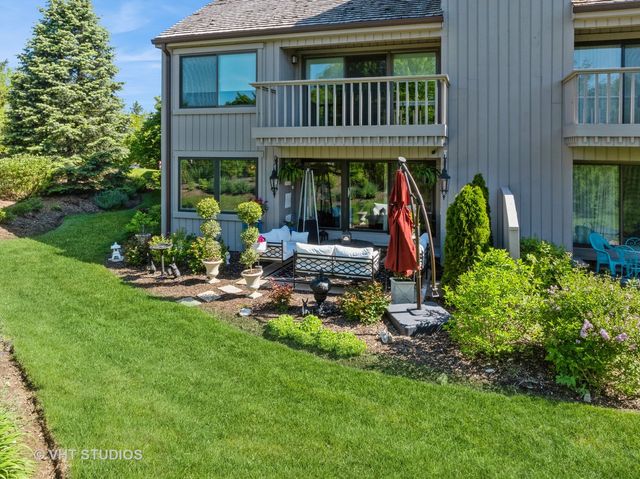 97 Thornhill Lane D, Lake Barrington, IL 60010