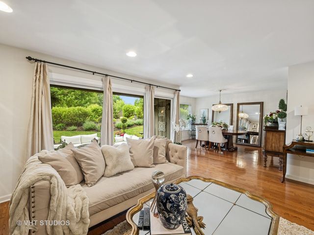 97 Thornhill Lane D, Lake Barrington, IL 60010