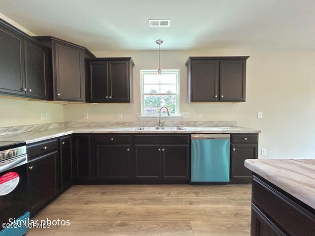 811 N Sandy Shore Court, Holly Ridge, NC 28445