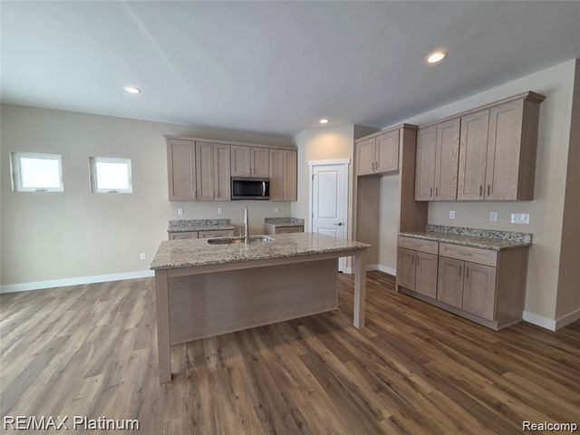 836 Oakwood Circle 36, Fenton, MI 48430