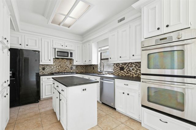 401 Applewood DR, Pflugerville, TX 78660