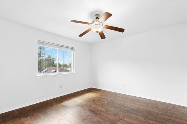 401 Applewood DR, Pflugerville, TX 78660