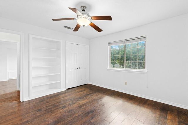 401 Applewood DR, Pflugerville, TX 78660