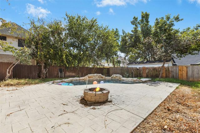 401 Applewood DR, Pflugerville, TX 78660