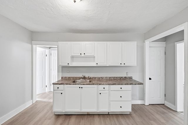 2 Ely St, Worcester, MA 01610