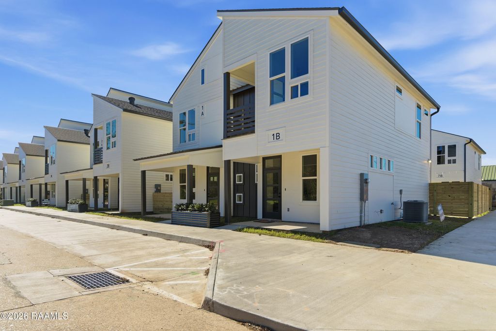 618 S Washington Street 10 A, Lafayette, LA 70501