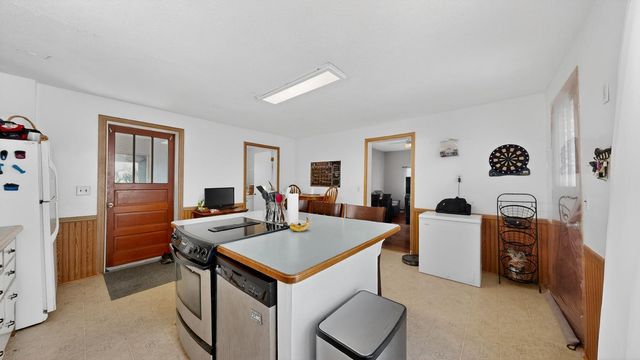 305 N Prairie Street, Lake City, MN 55041