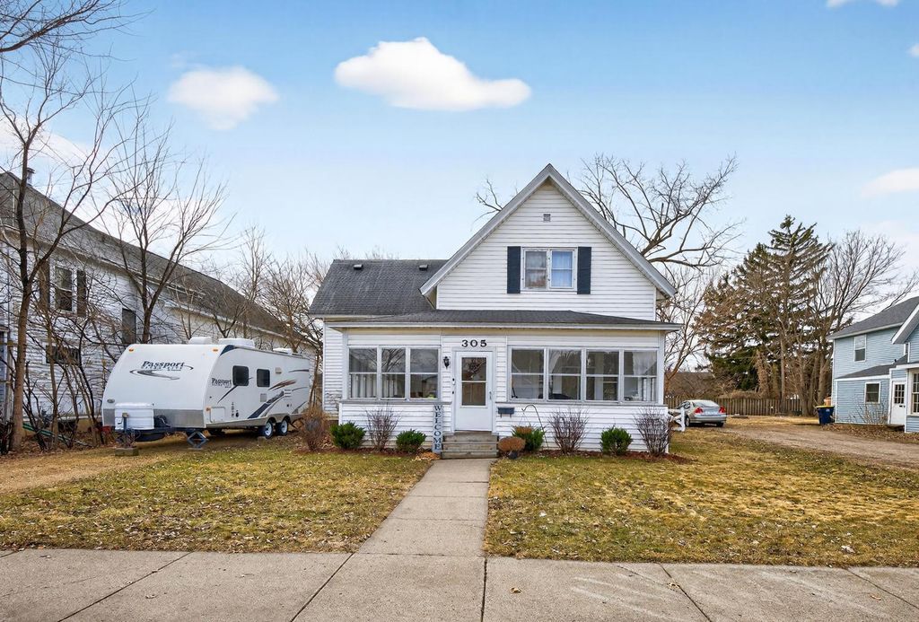 305 N Prairie Street, Lake City, MN 55041