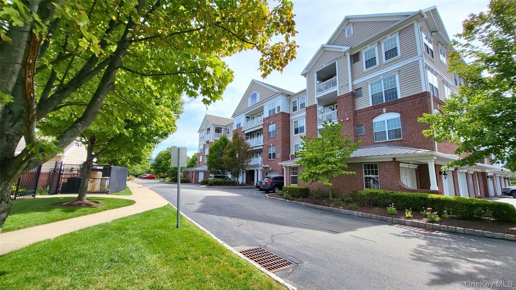 621 Regency Drive, Fishkill, NY 12524 — photo 2