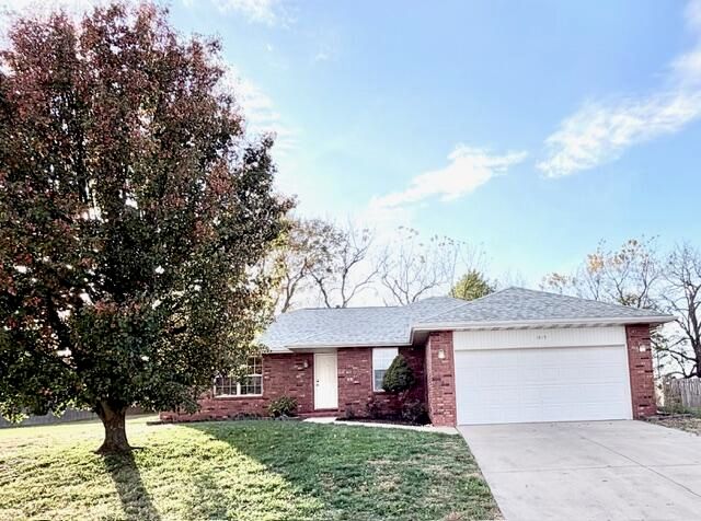 1819 N 25th Street, Ozark, MO 65721