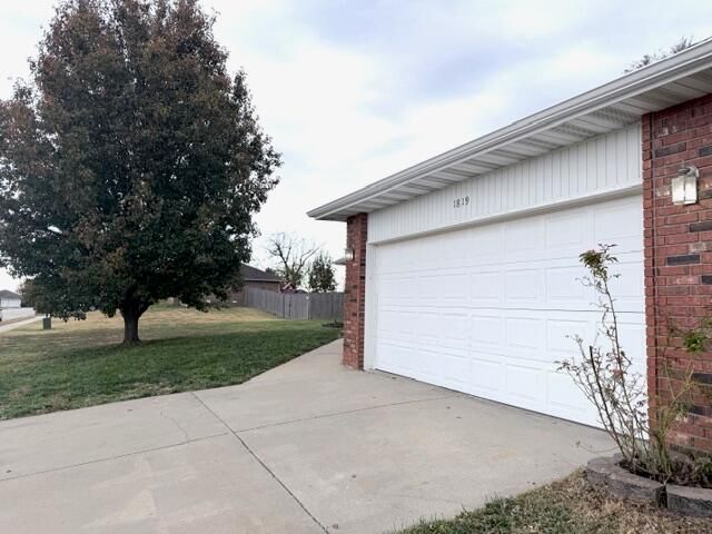 1819 N 25th Street, Ozark, MO 65721