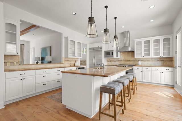 1406 Mohle DR, Austin, TX 78703