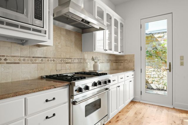 1406 Mohle DR, Austin, TX 78703