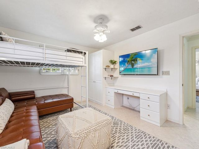 601 97th AVE N, Naples, FL 34108