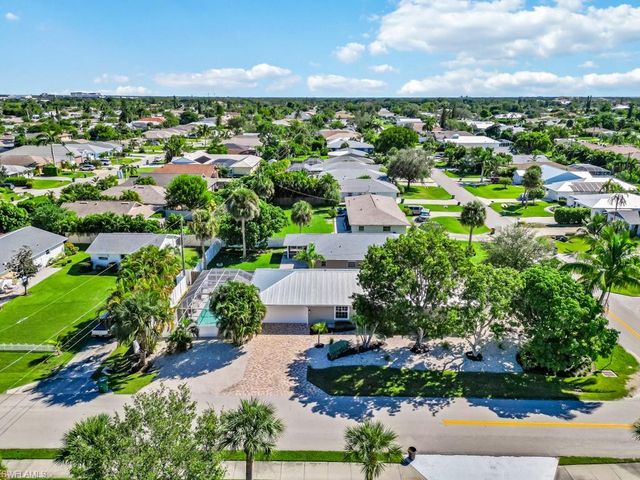 601 97th AVE N, Naples, FL 34108