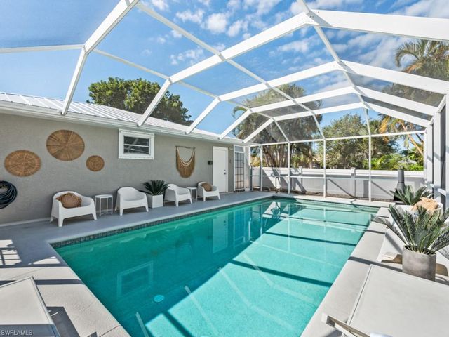 601 97th AVE N, Naples, FL 34108