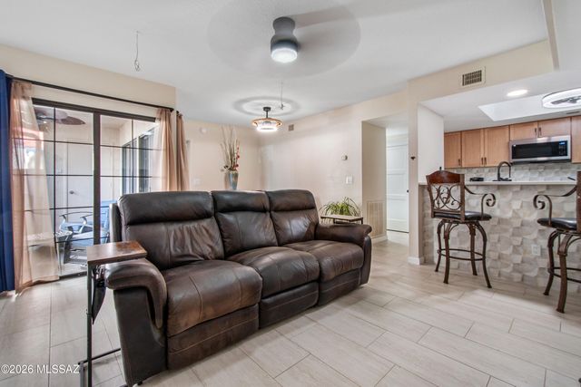 4275 N River Grove Cir Apt 131, Tucson, AZ 85719