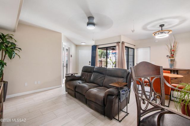 4275 N River Grove Cir Apt 131, Tucson, AZ 85719