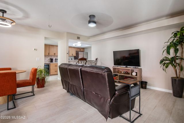 4275 N River Grove Cir Apt 131, Tucson, AZ 85719