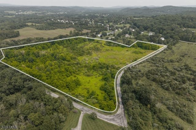 68 Fenwick Rd, Frankford Twp., NJ 07822