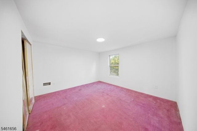68 Fenwick Rd, Frankford Twp., NJ 07822